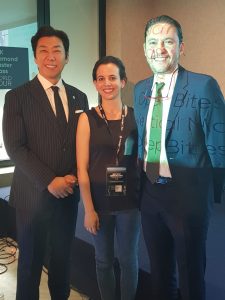 Dr. Kenji Ojima y Dr. Kamy Malekian con Dra. Marta Morales